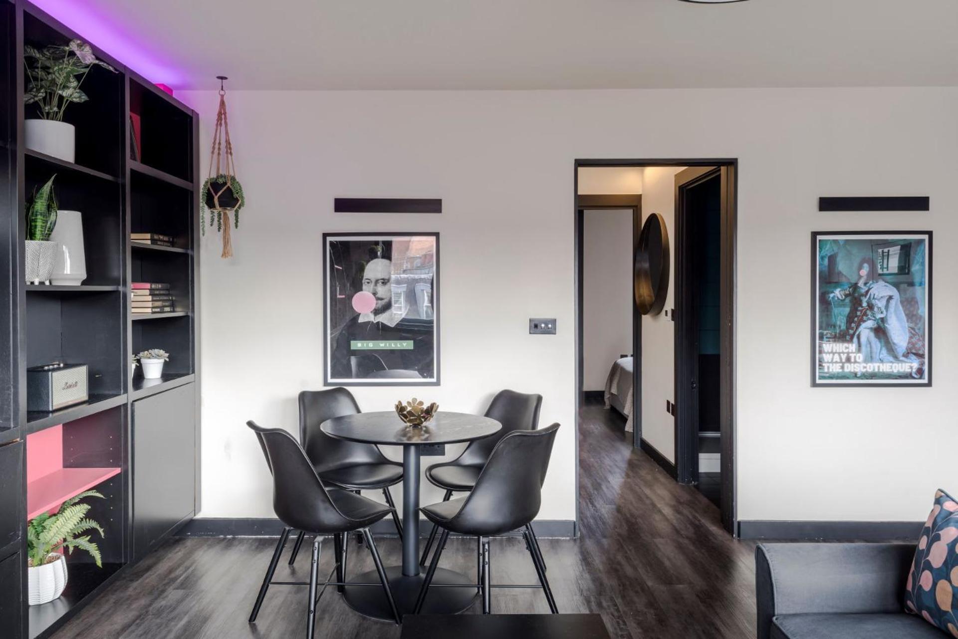 Apartament The Influencer - Soho - By Frankie Says Londra