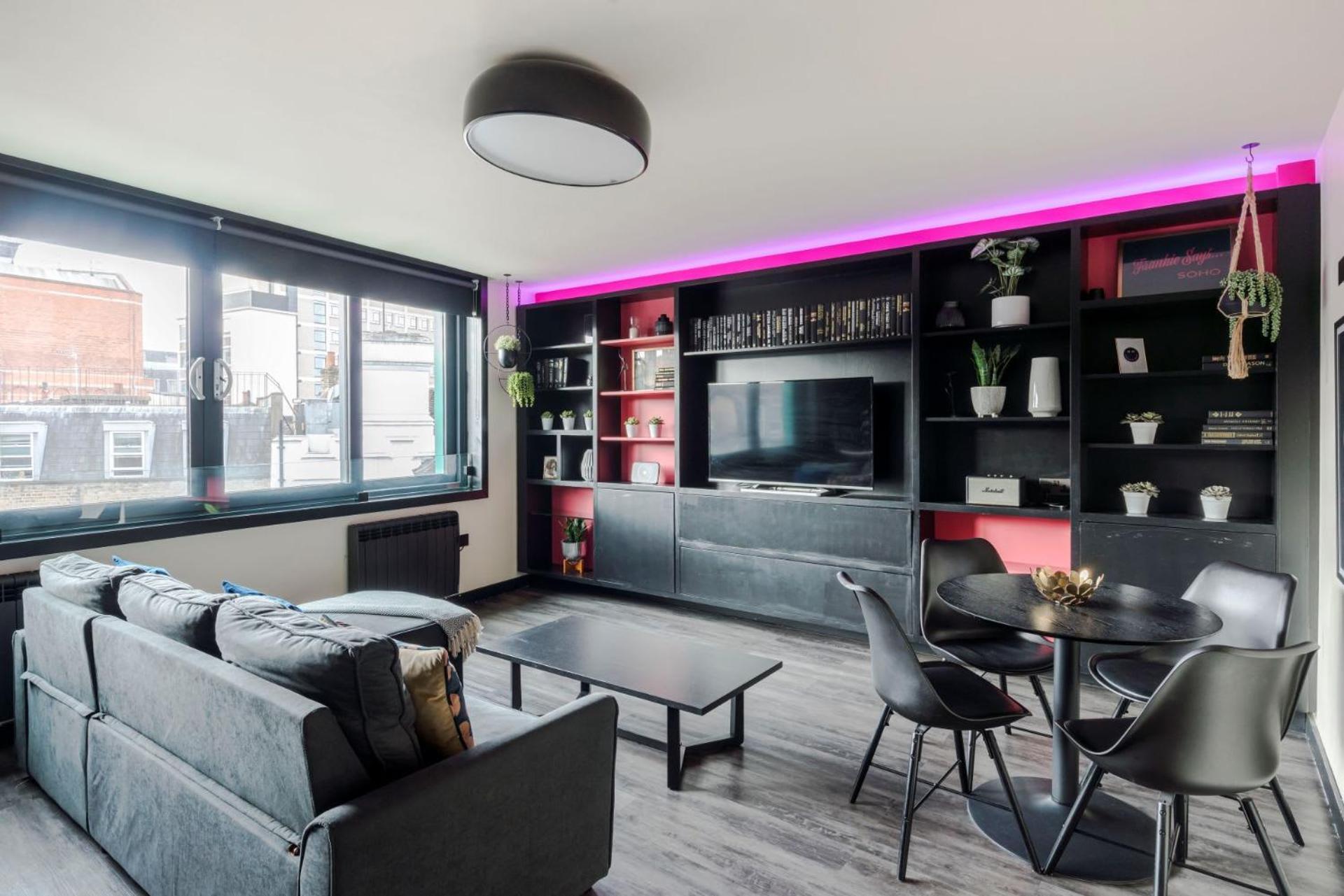 The Influencer - Soho - By Frankie Says Apartament